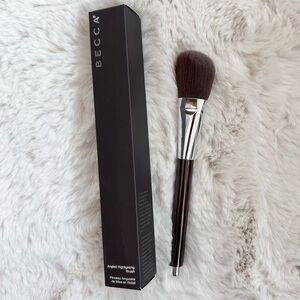 BECCA Blush Brush